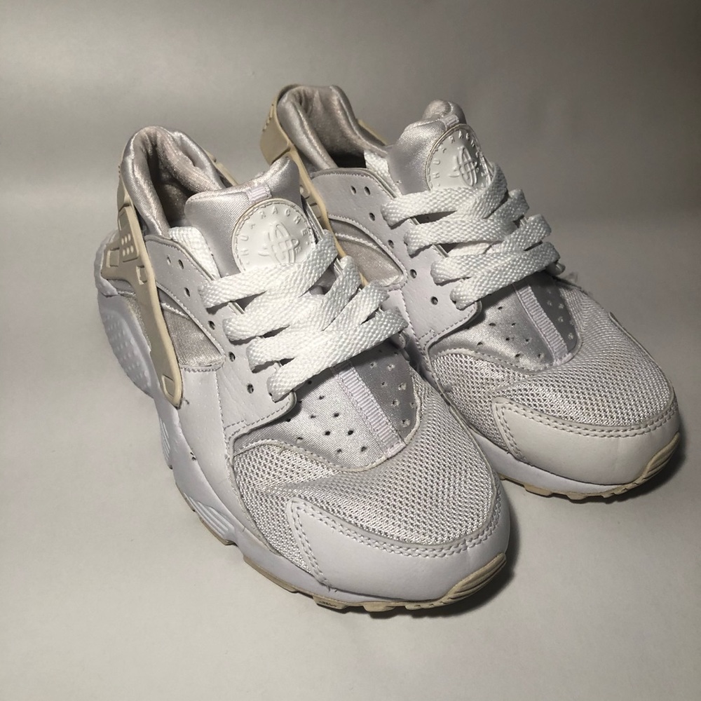 Nike Air Huarache Triple White